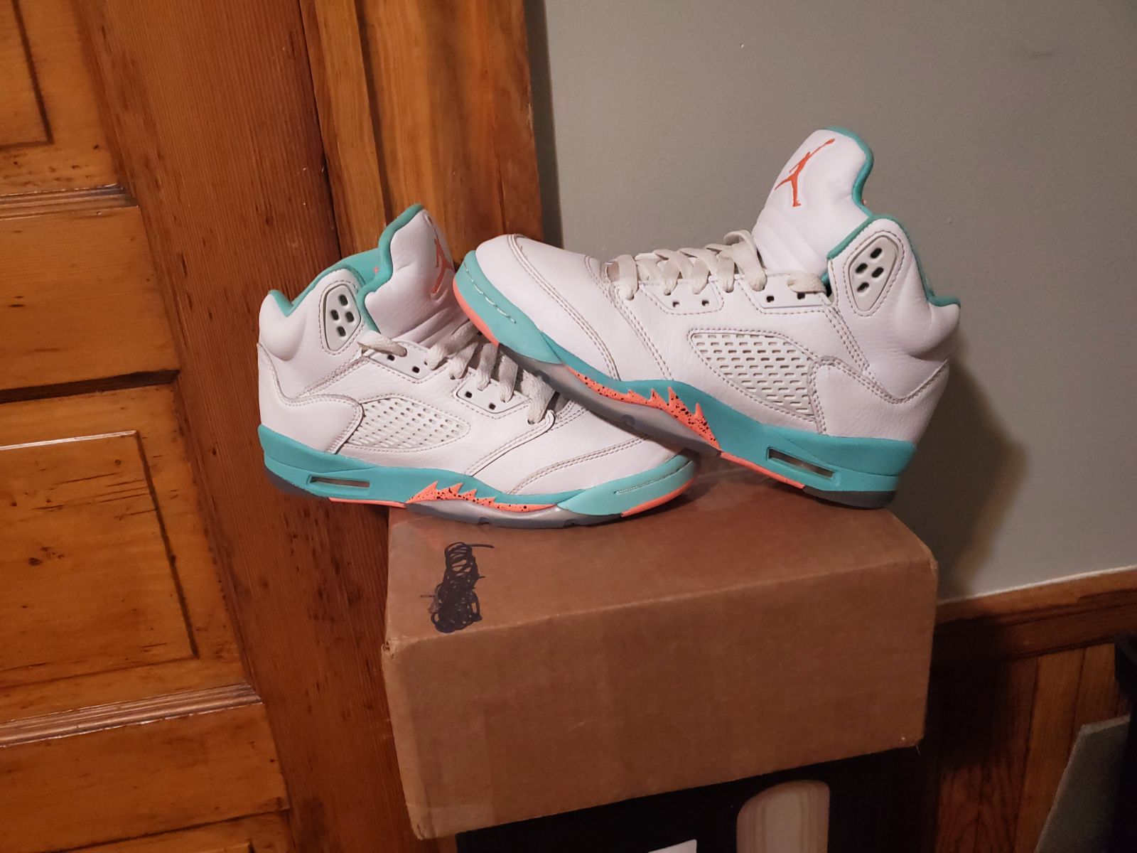 Air Jordan 5 Size 4.5y Light Aqua