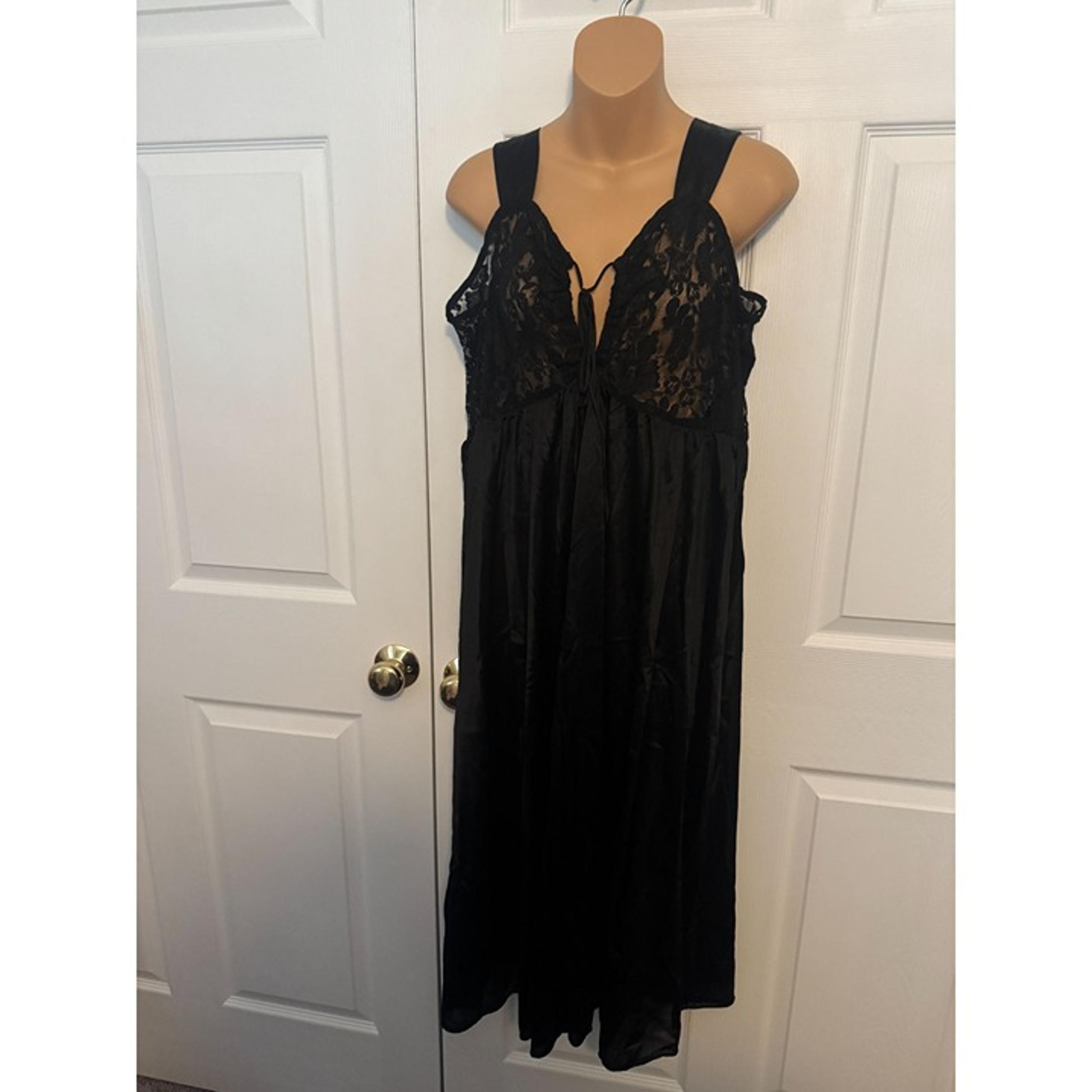 Vintage Ventura Black Nightgown Lingerie Lace Top M/L