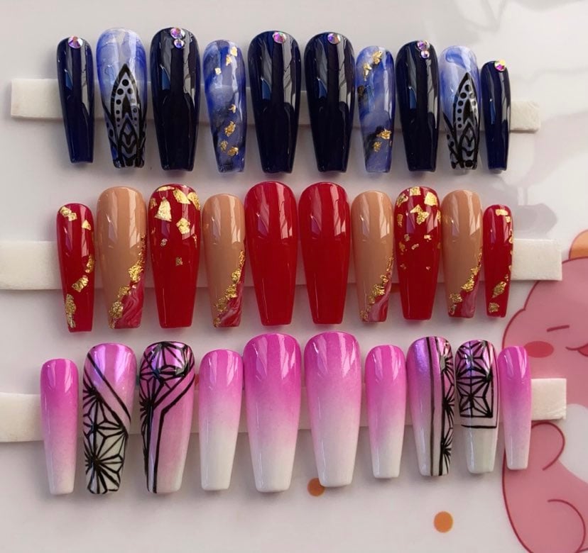 CUSTOM DESIGN BUNDLE PRESS ON NAILS