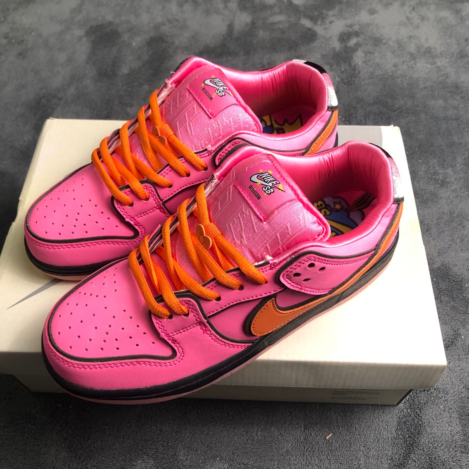 Nike sb dunk low pink