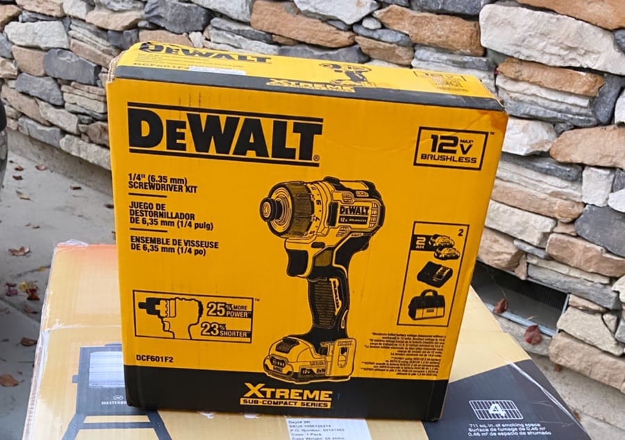 DeWALT 1/4 in. Cordless Operated Screwdriver Kit