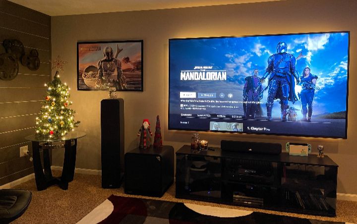 Samsung 82 QLED SMART TVS