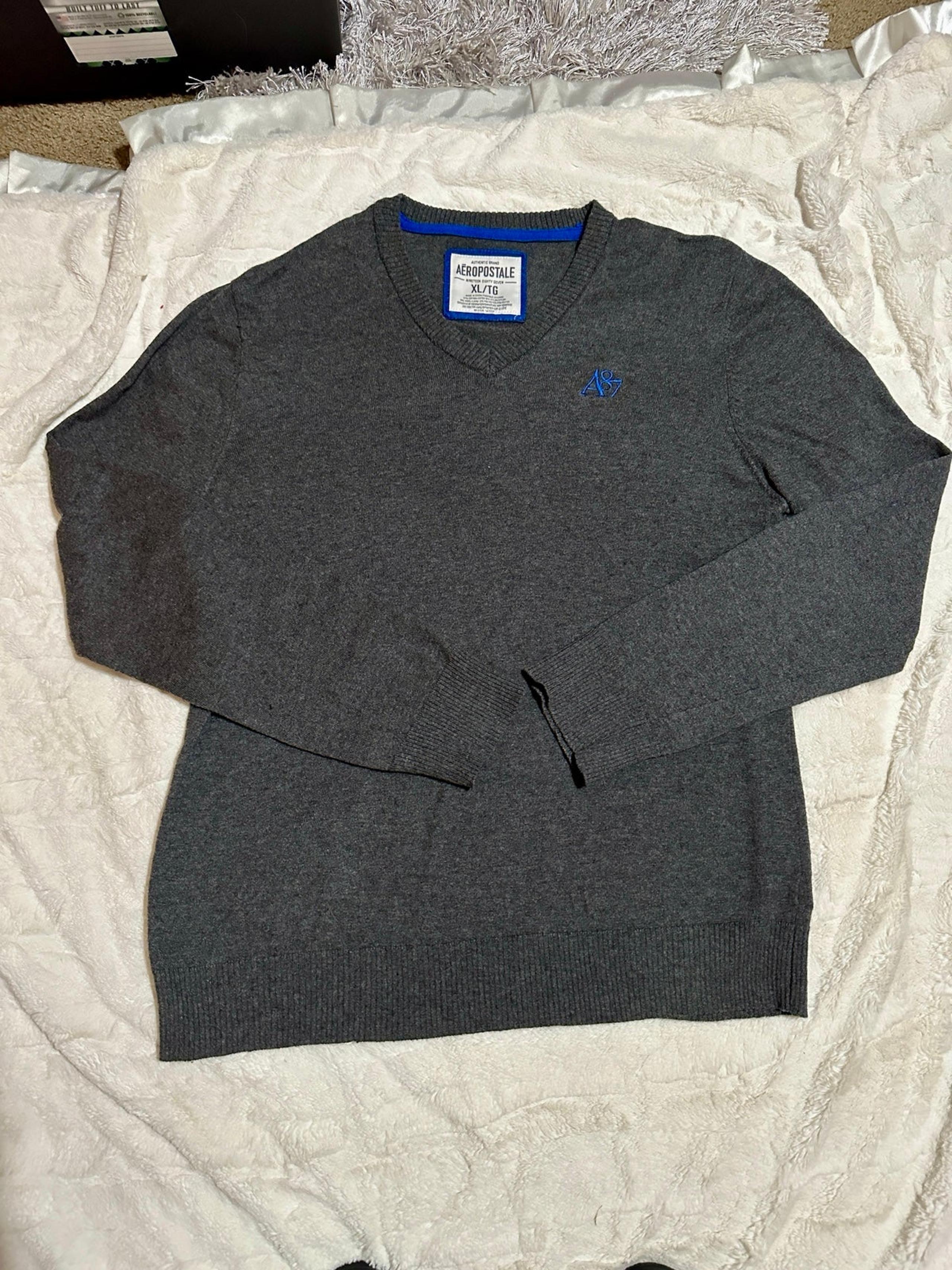 Men’s V Neck Sweater  size XL
