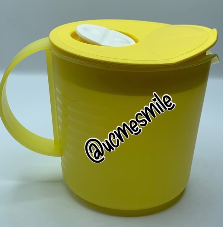 Tupperware Crystalwave Pitcher with Lid