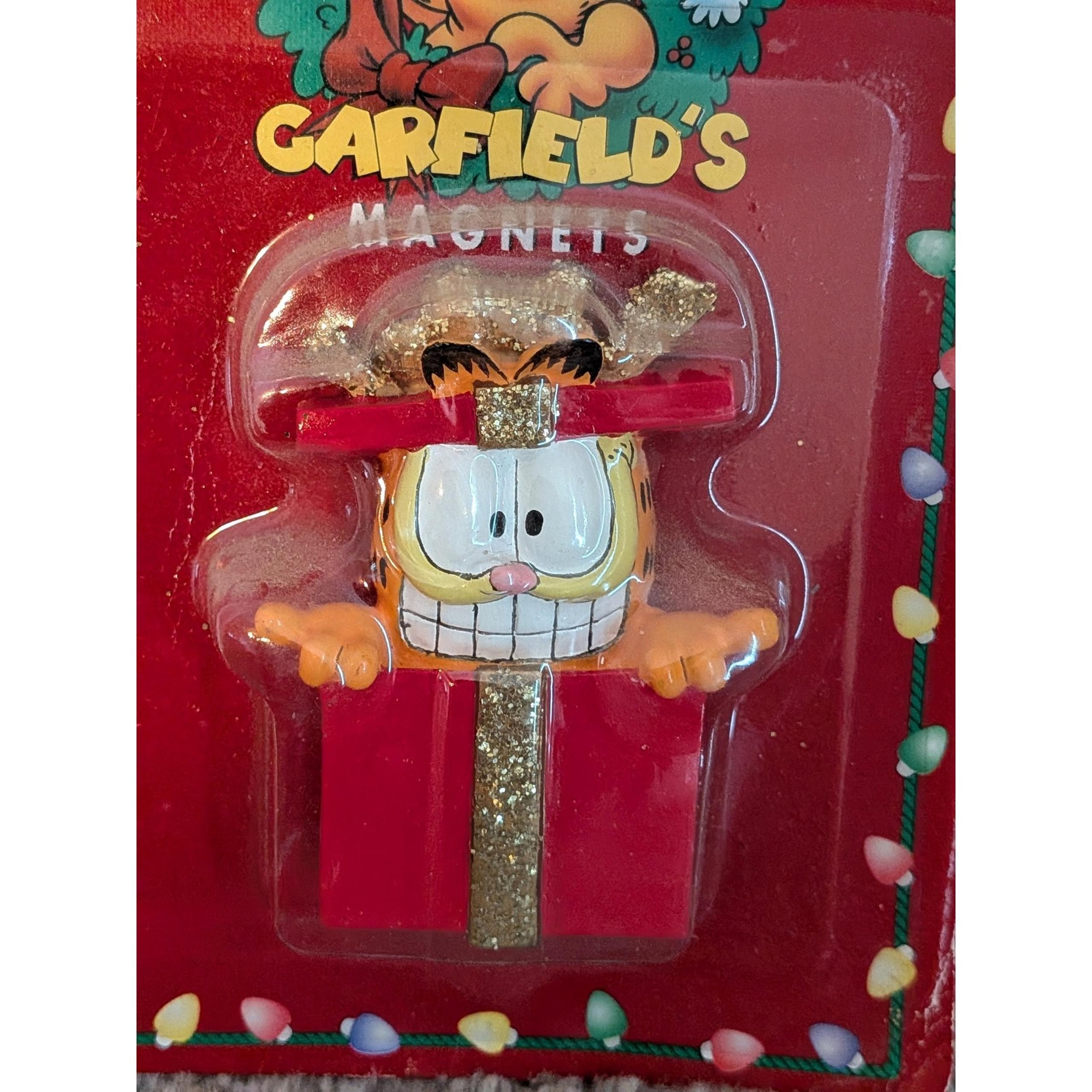 Garfield's Magnets Christmas Present 1996 Vintage Holiday Decor