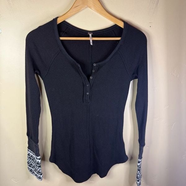 Free People Thermal Top Long Sleeve Ski Lodge Decorative Cuff Black Size Small