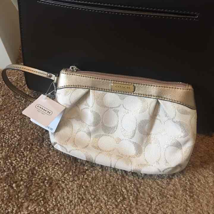 ❗️New ❗️Coach Wristlet