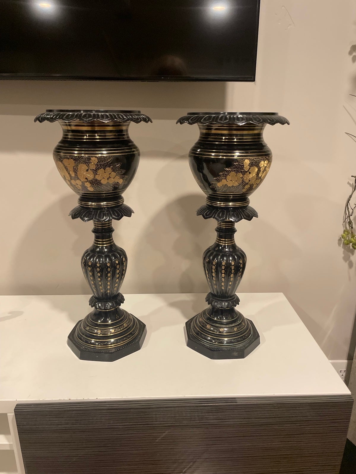 Vintage 2 Elegant Black/Gold Candle Holders/vase