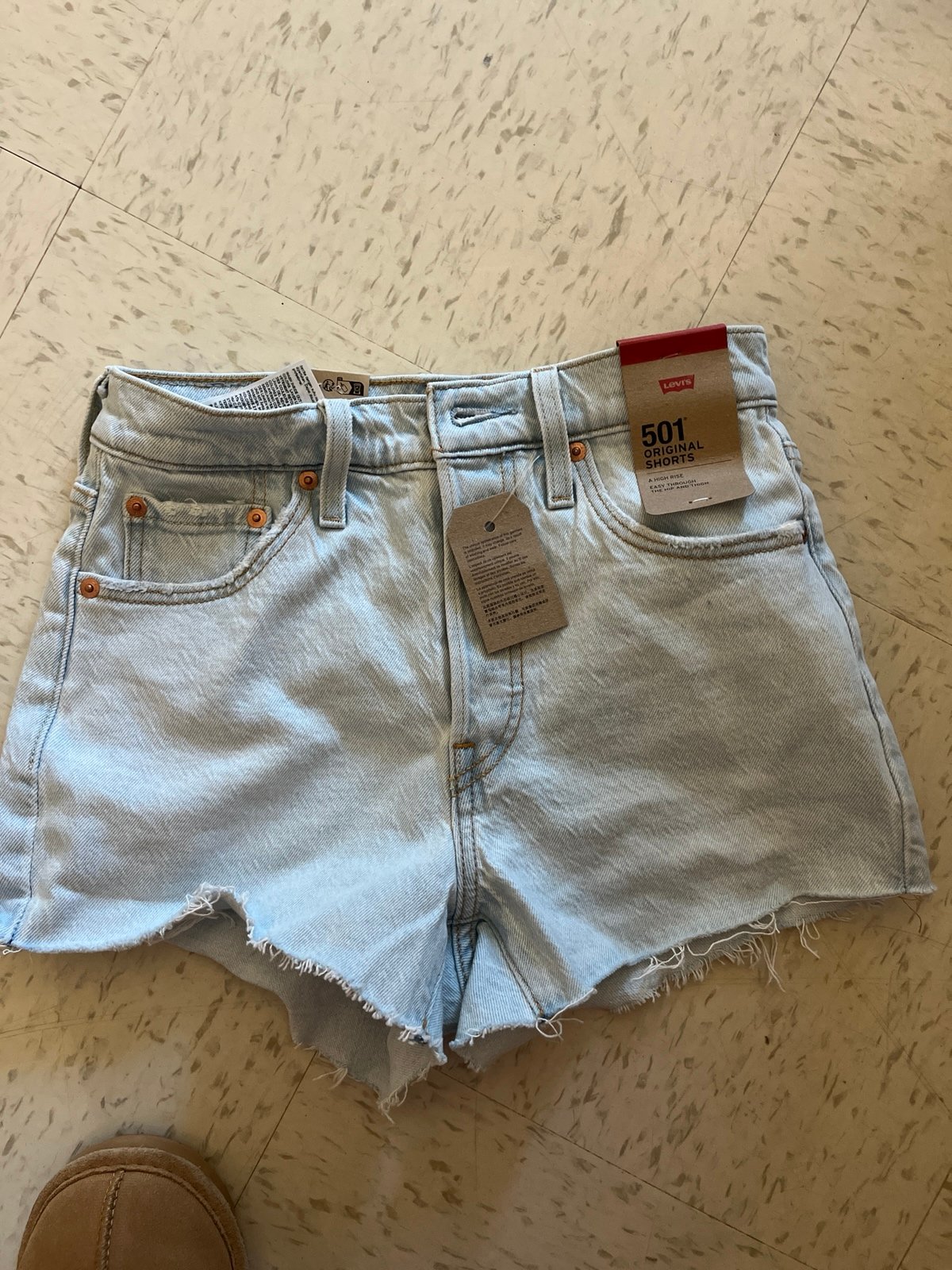 NWT Levi 501 shorts