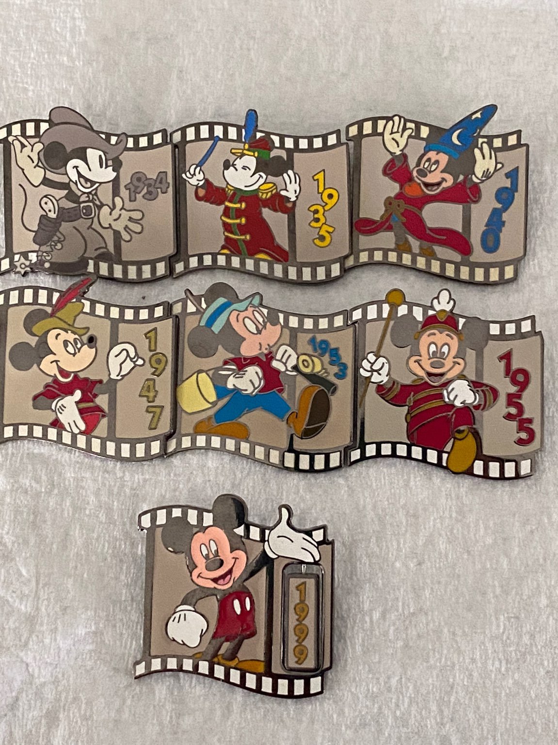 Disney Mickey Through the Years Pin Set
