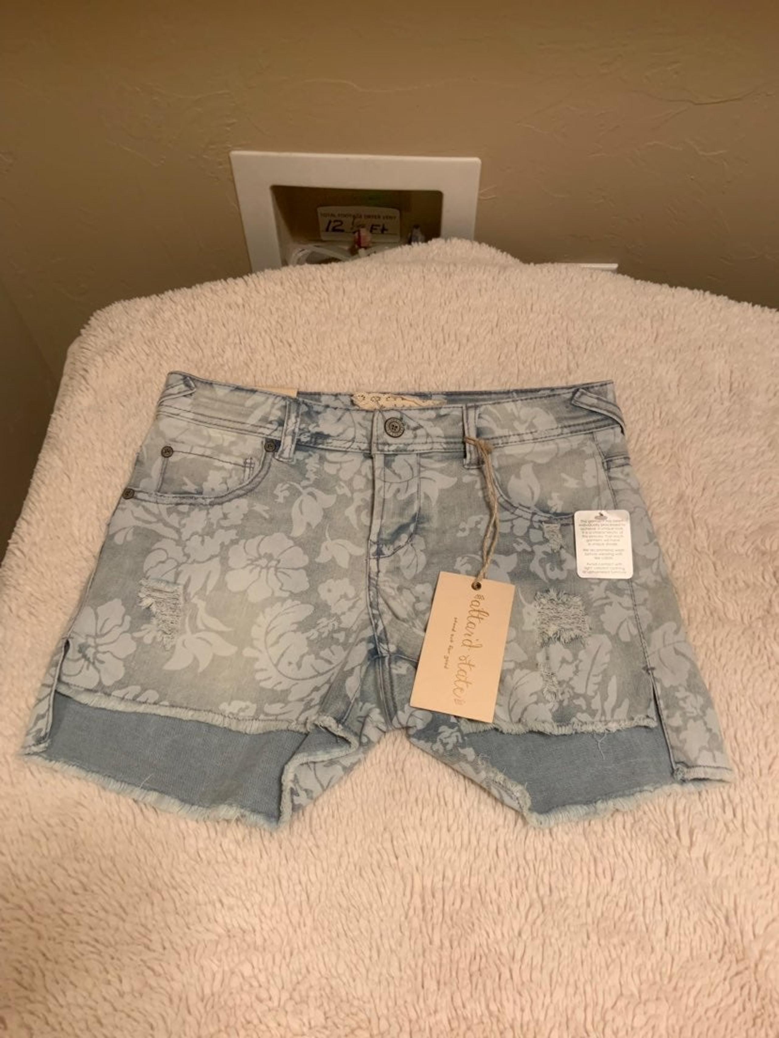 Altar’d State Women’s Size 25 NWT Shorts