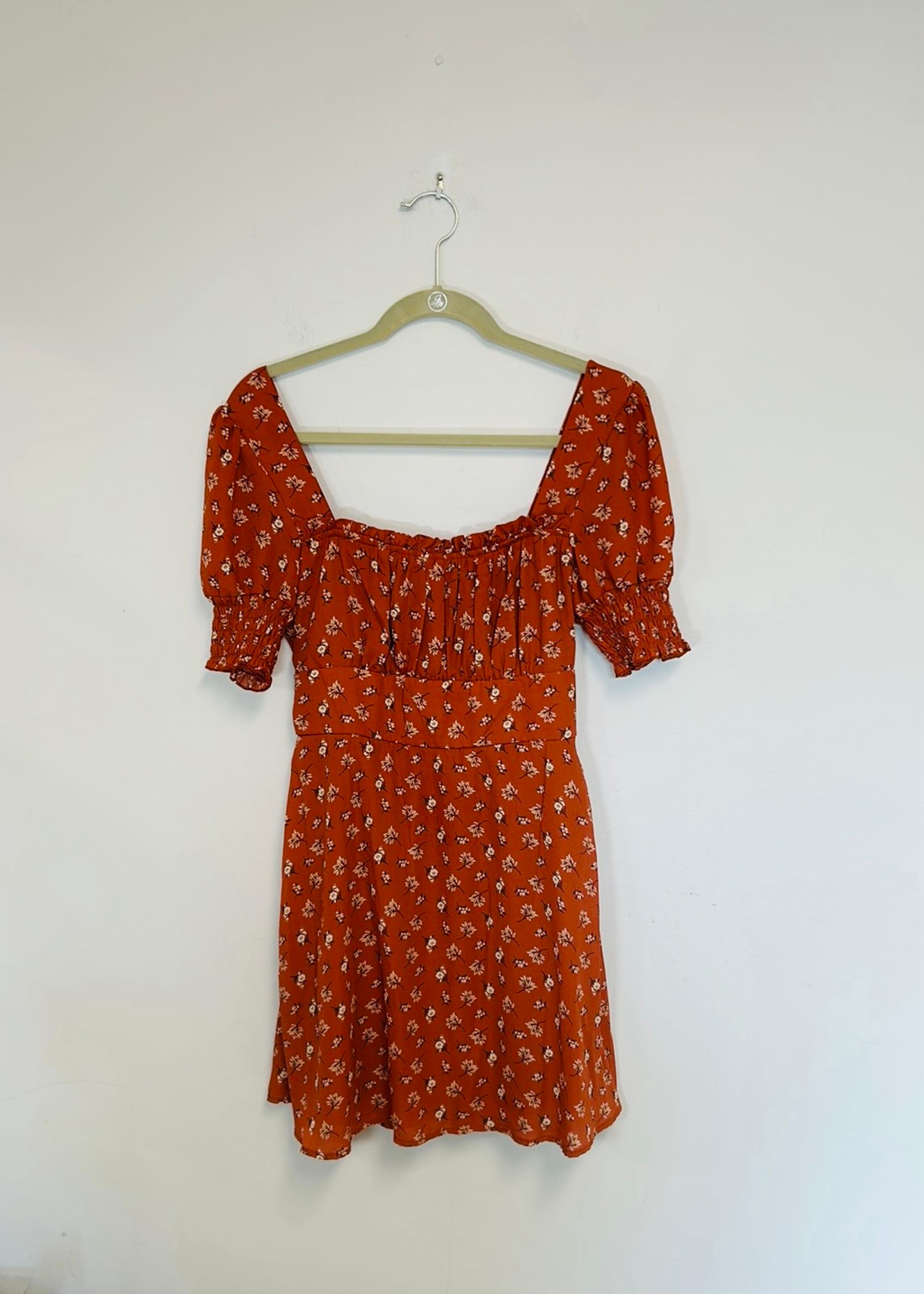 Trixxi Clothing Co Smocked Floral Lined Women’s Size M Rust Pullover Mini Dress