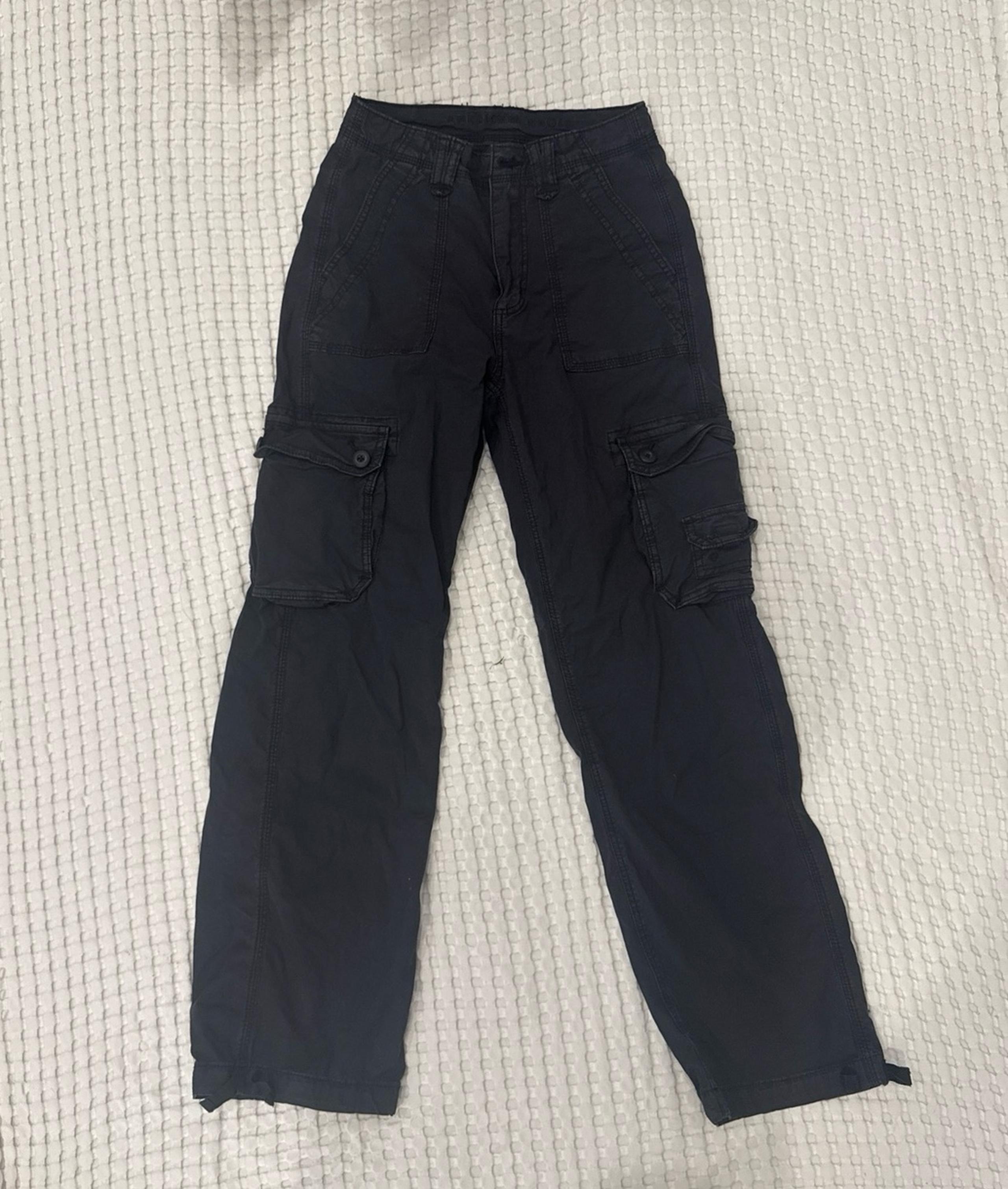 American eagle womens Black Cargo Pants