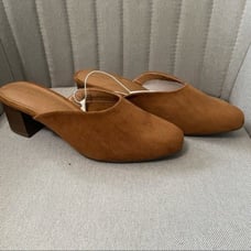 Universal Thread Cognac Mules
