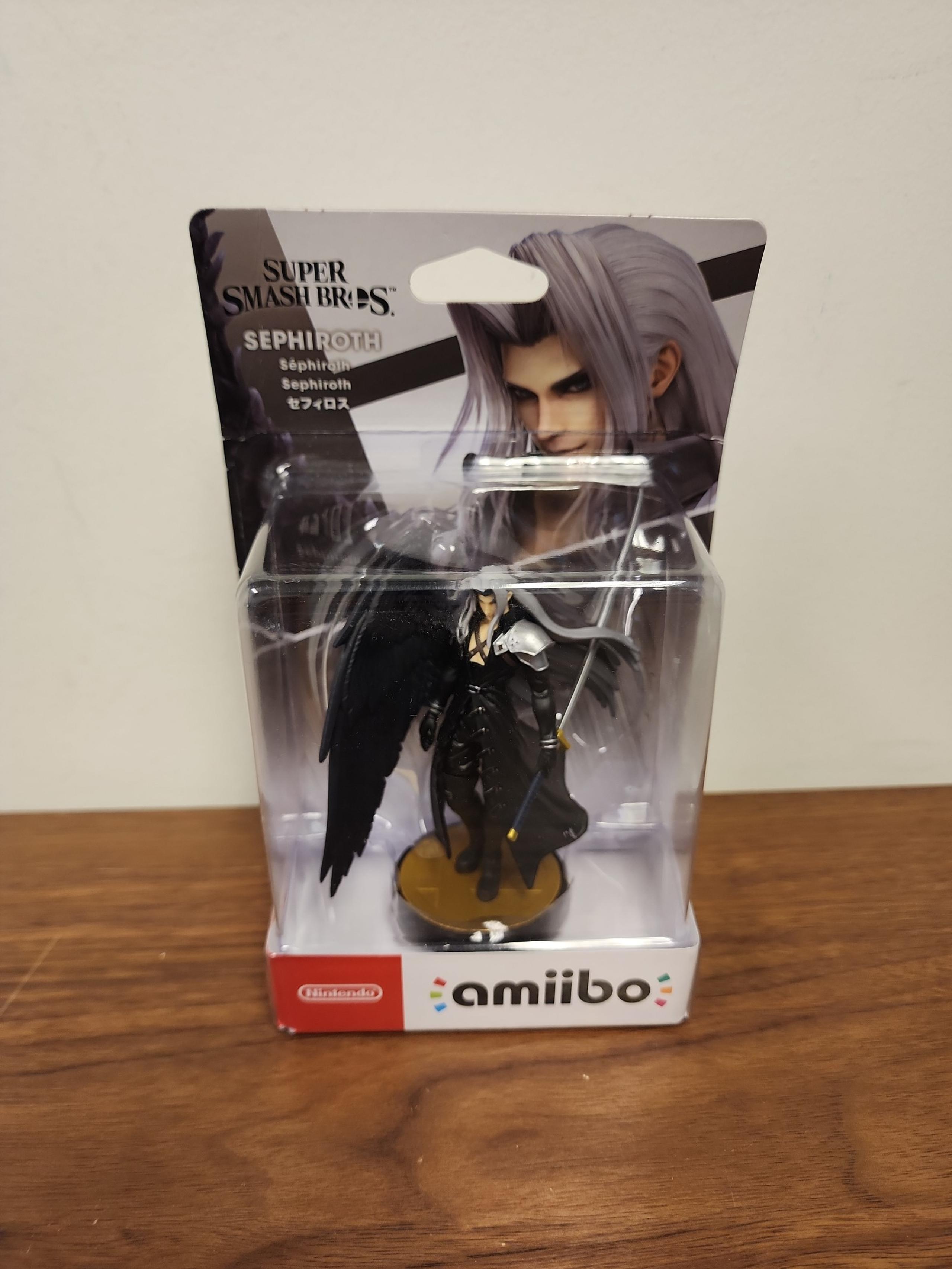 amiibo Sephiroth Super Smash Bros Fighter Figure - Nintendo
