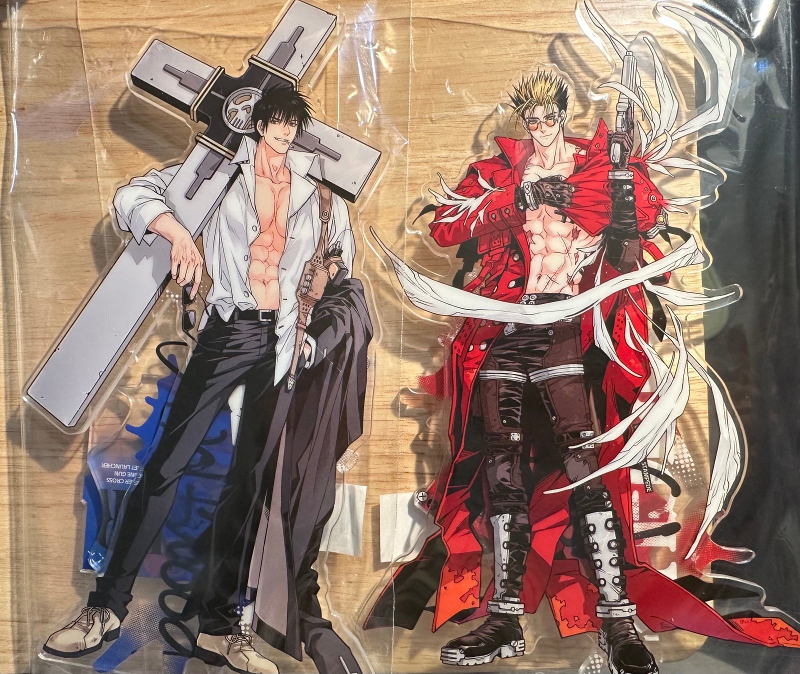 Trigun Vash and Wolfwood stand 8inch