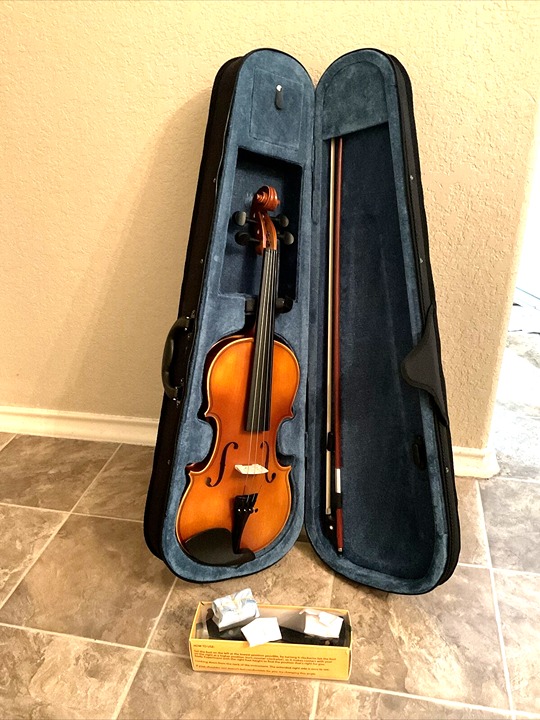 Handmade Flamed Violin 4/4 Professional Solid Maple Wood Shoulder Holder, Bow