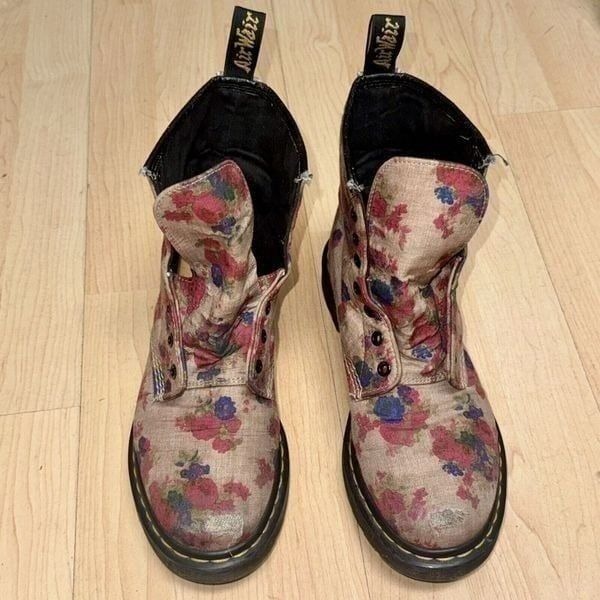 DR. DOC MARTENS FLORAL PATTERN W/ TAN BURLAP BOOTS RARE SIZE US 9