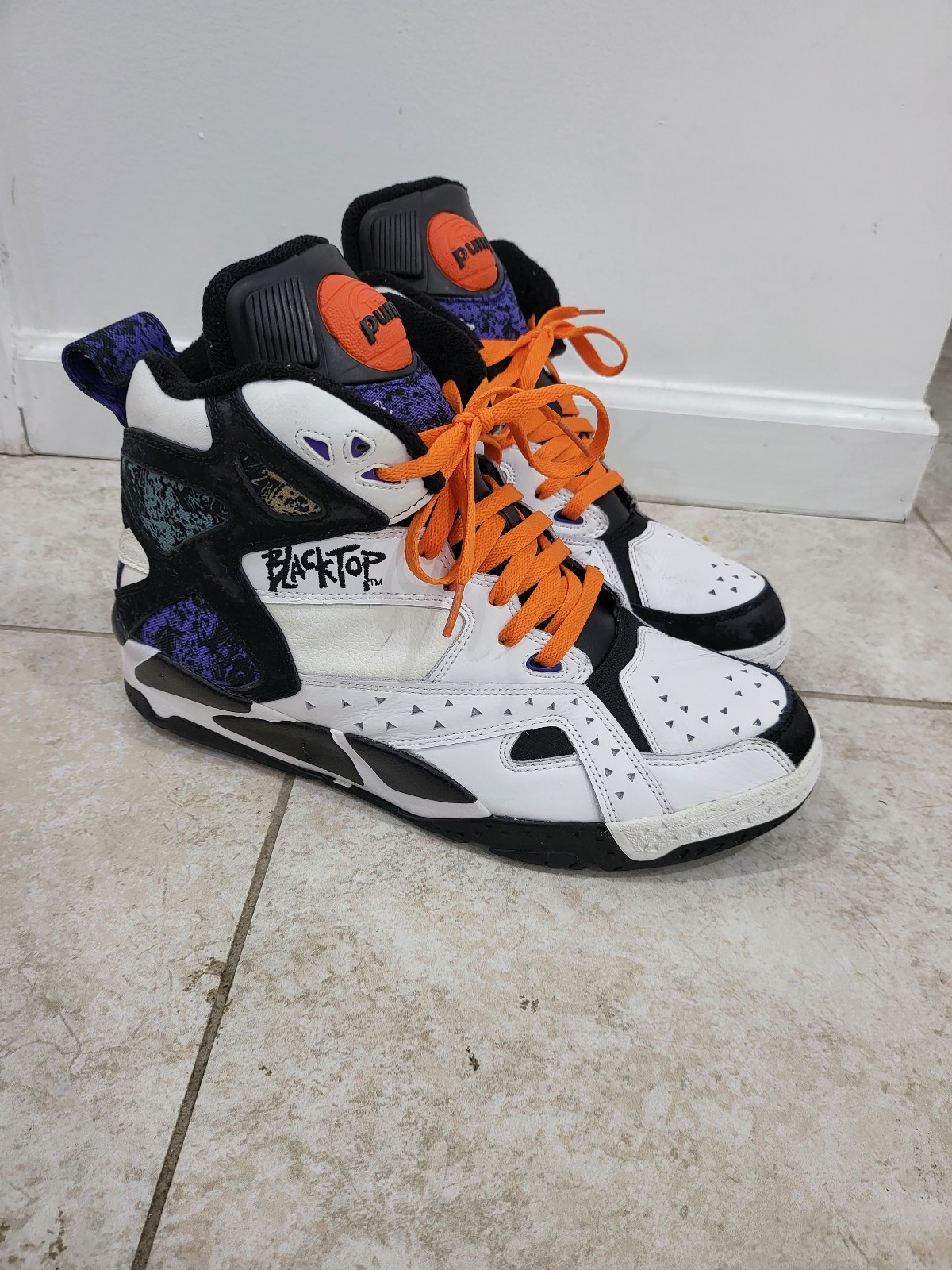 Reebok Blacktop Battleground Tribal Pump Sneakers in White/Multicolor