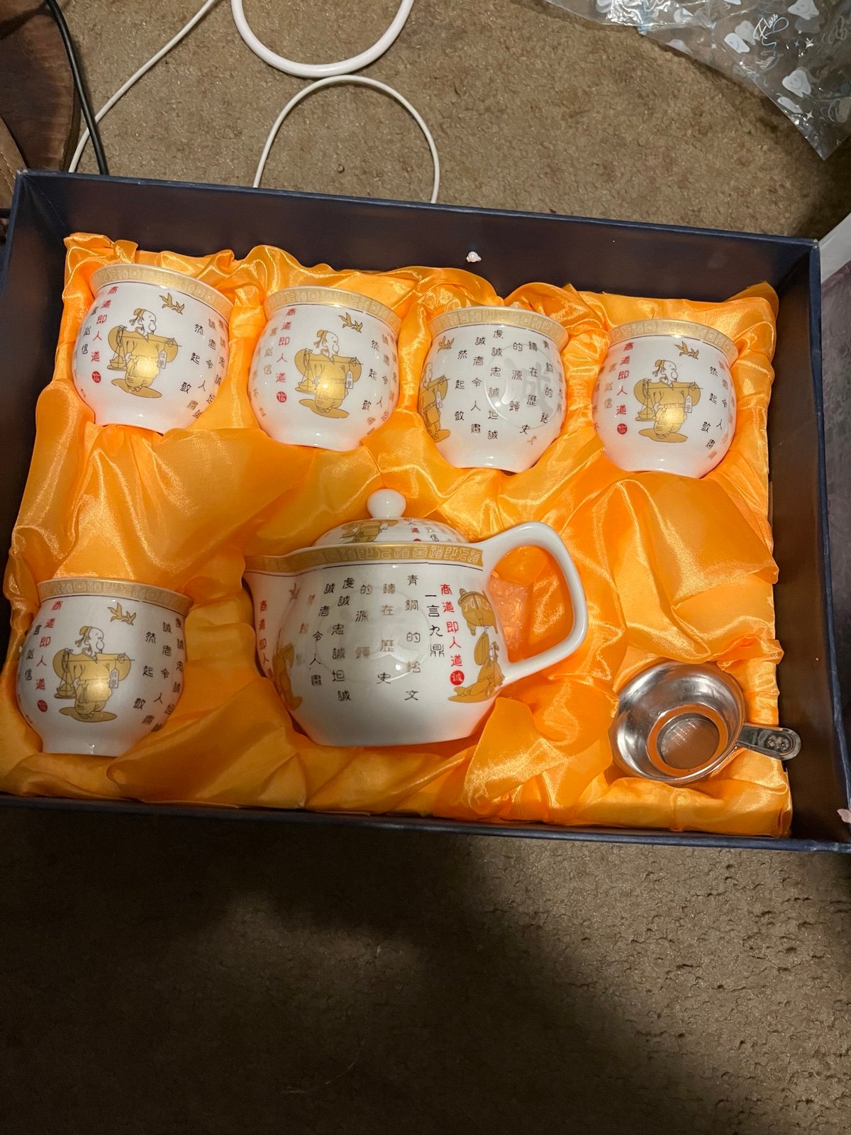 Tea Set 5 litlle cups with a jar and 2 strainers