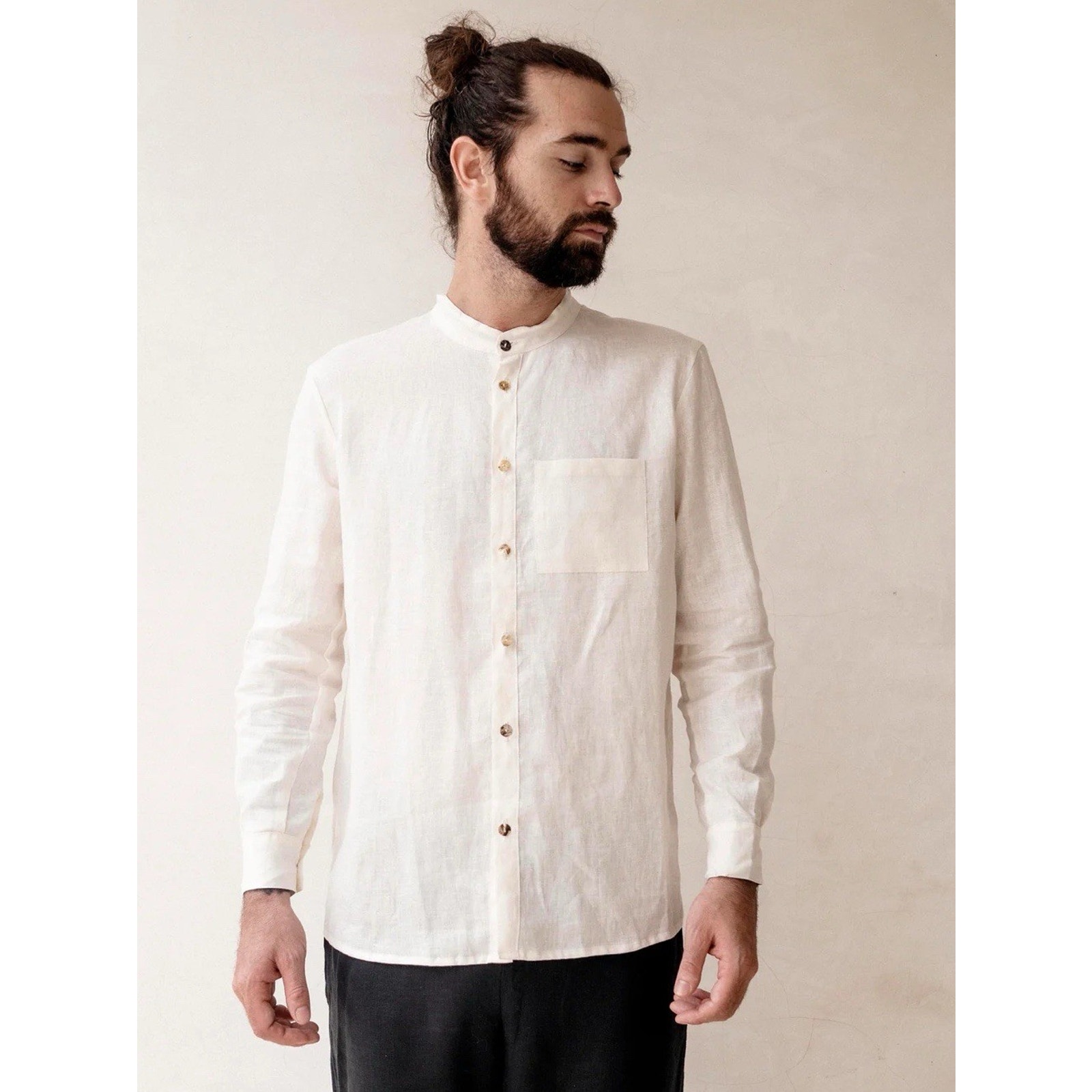 In The Middle Tulum Cream Button Up Linen Shirt Poets Collar Mens size Large