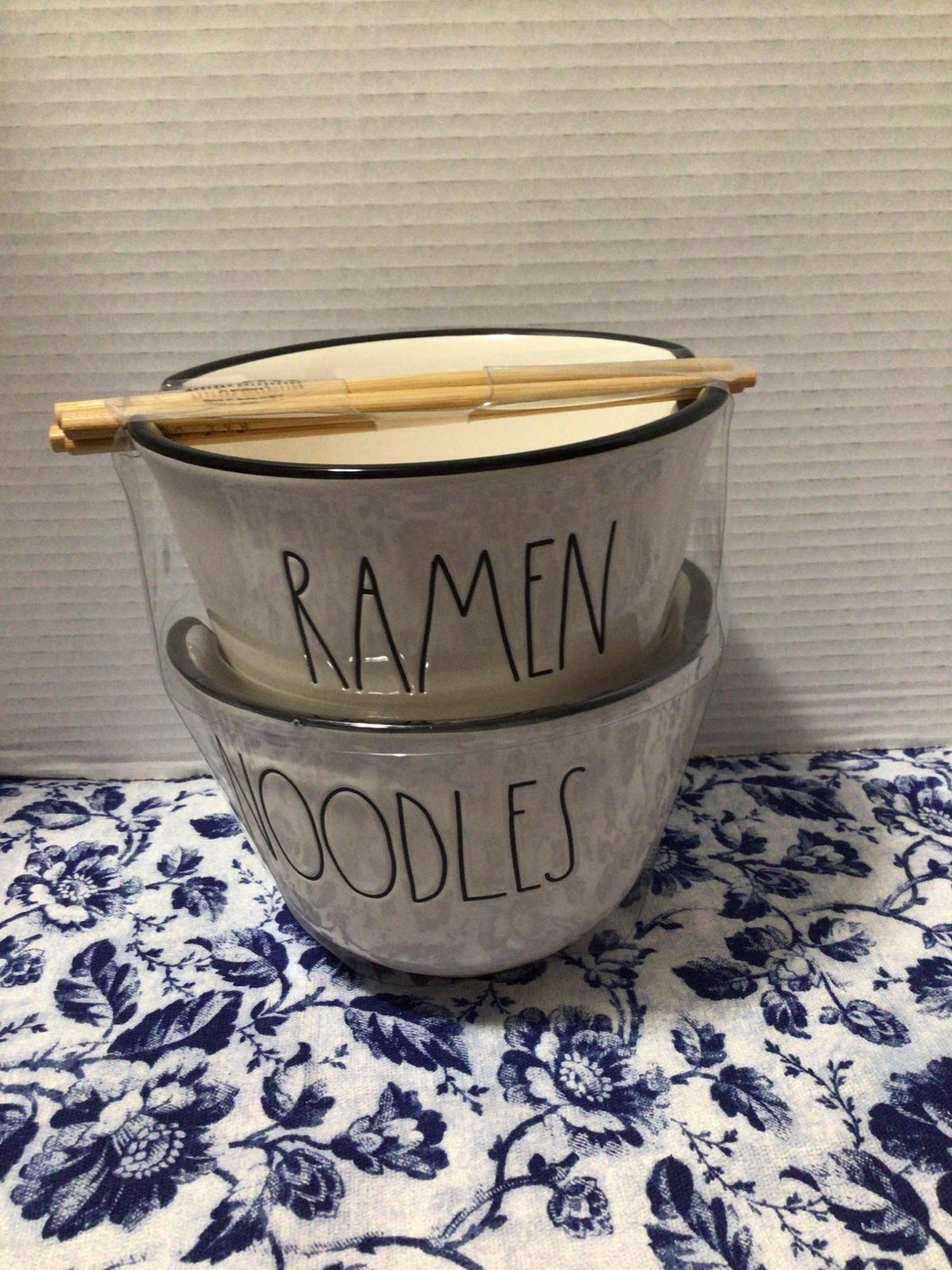 #26AB RAE DUNN RAMEN /NOODLES BOWL WITH CHOPSTICKS SET