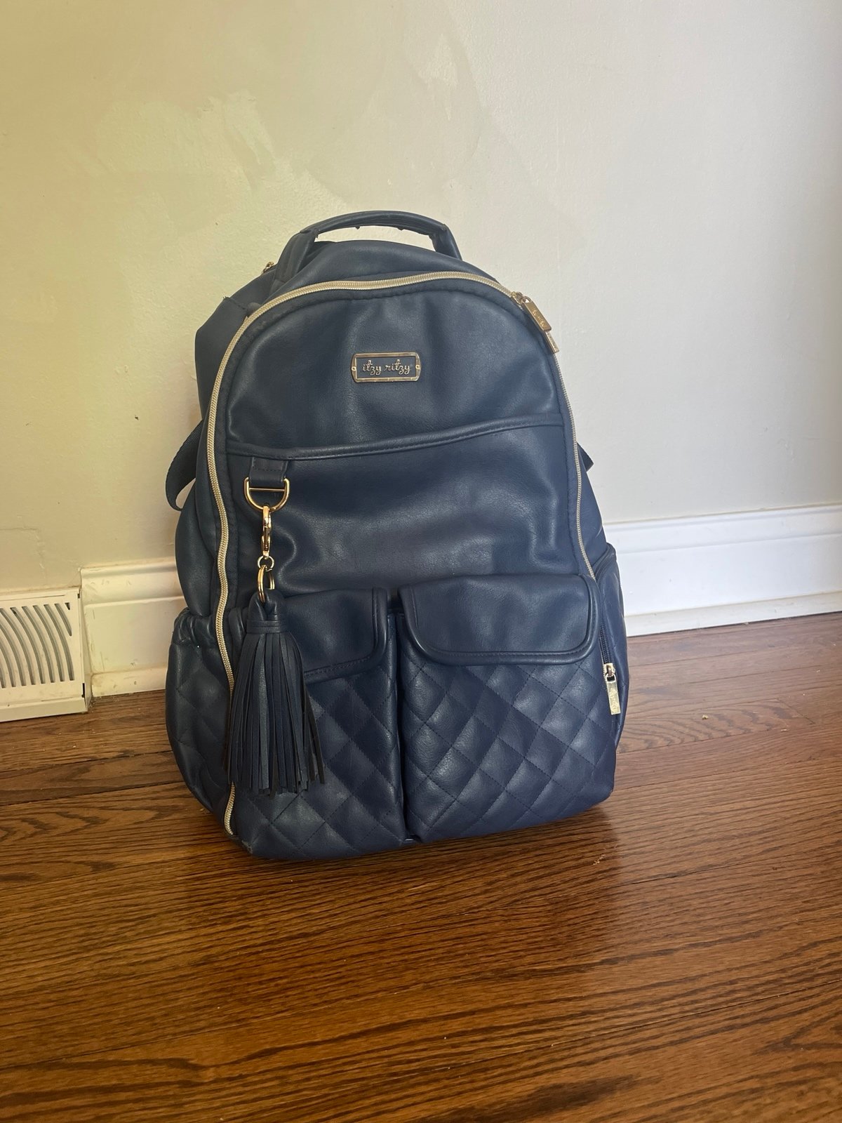 Itzy ritzy original navy blue boss bag