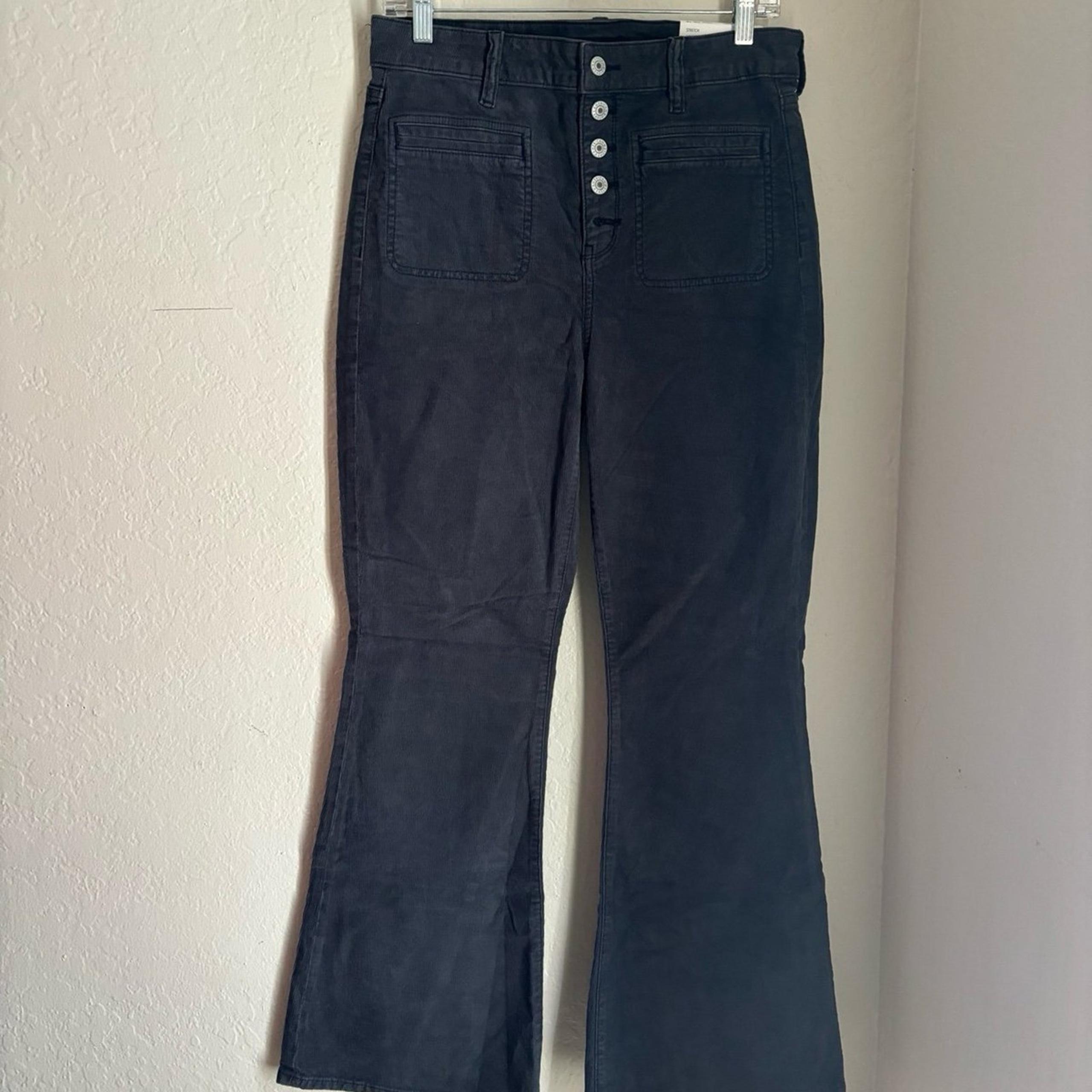NWT American Eagle women junior size 10 corduroy with flare bottom MSRP $59.95