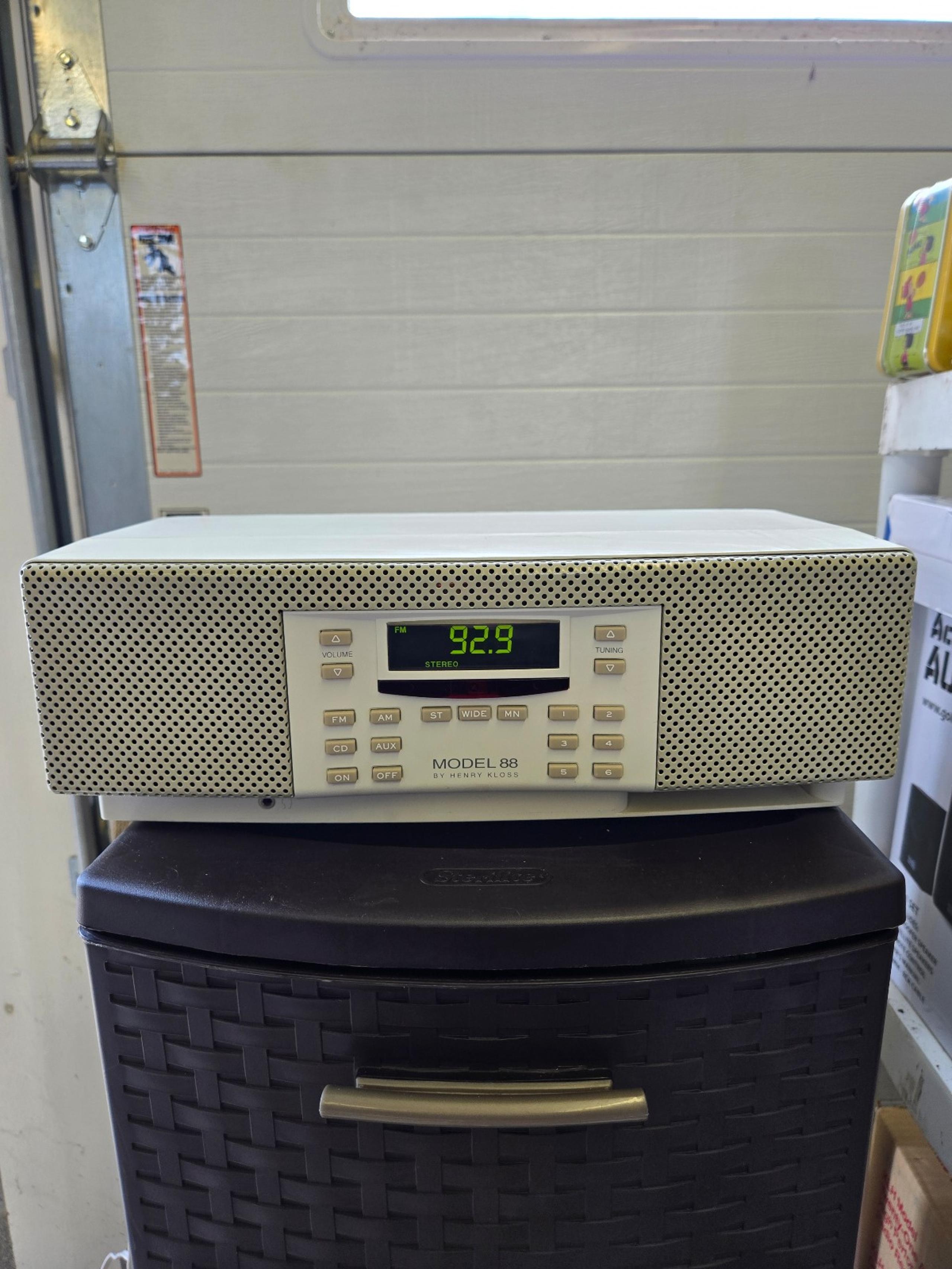 Model 88 Radio Henry Kloss AM/FM Stereo Cambridge SoundWorks CD AUX TESTED WORKS