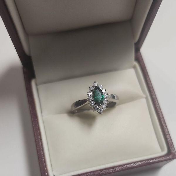 18K White Gold Plated Clear And Green Glass Gemstone Ring Size 7.75