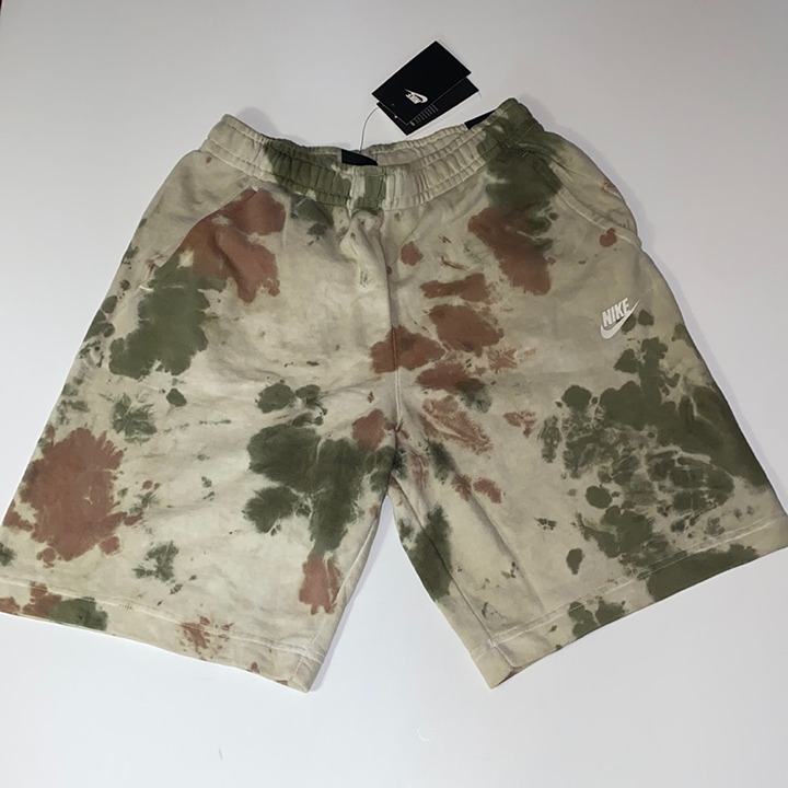 NEW NIKE men’s camo tie dye shorts