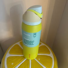Owala 40 oz free sip Lemon Limeade