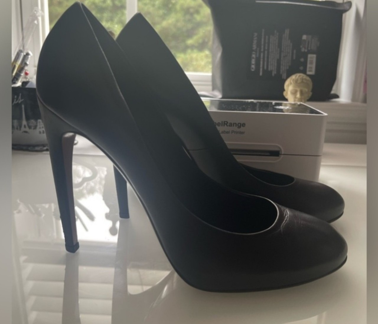 Authentic Gucci Black Pump Stiletto Heels Women's Size 40 or 9.5 (US)