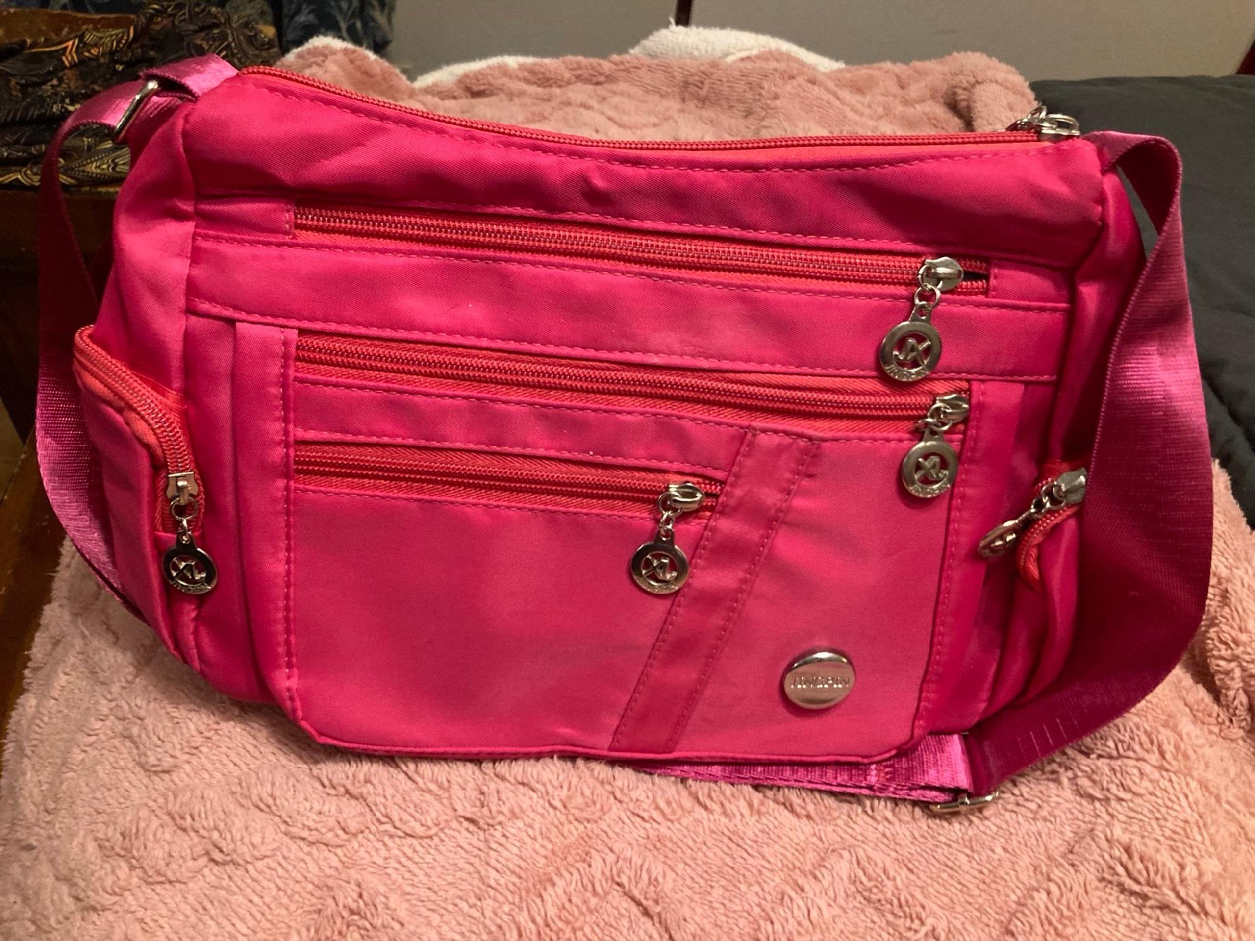 Fusion pink jinnjinn purse