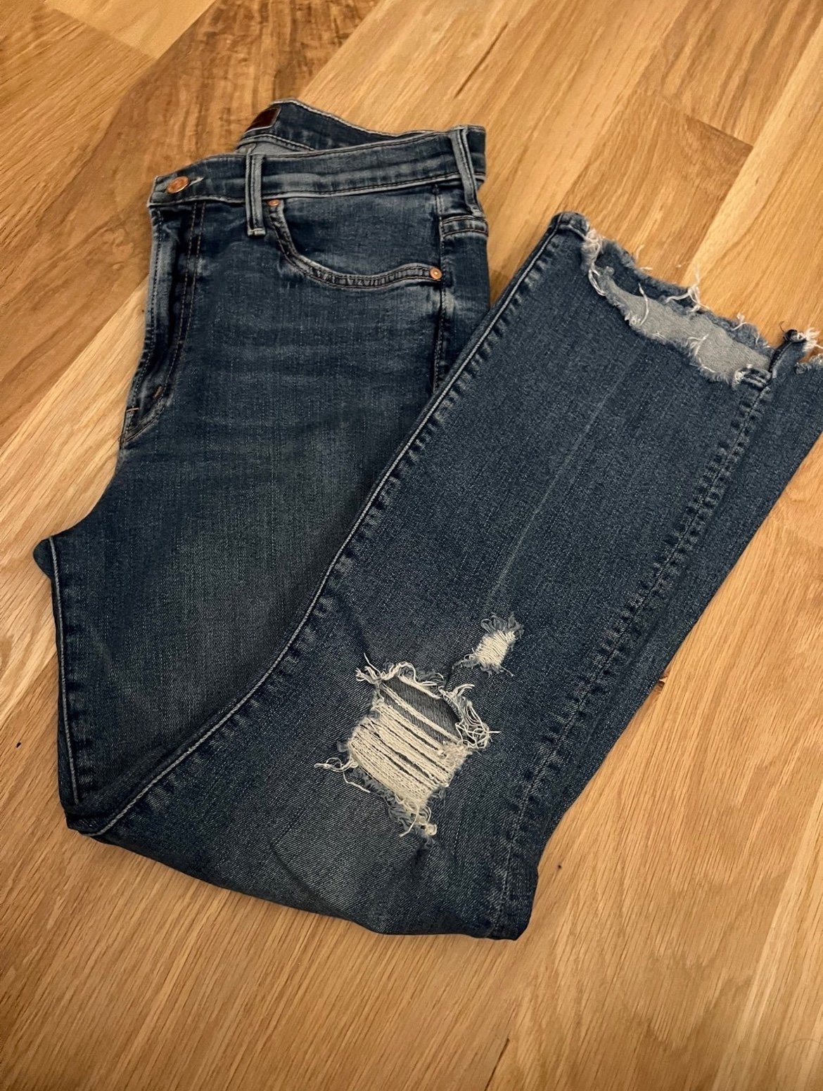 Mother Jeans Insider Crop Step Chew -Dancing on Coals color