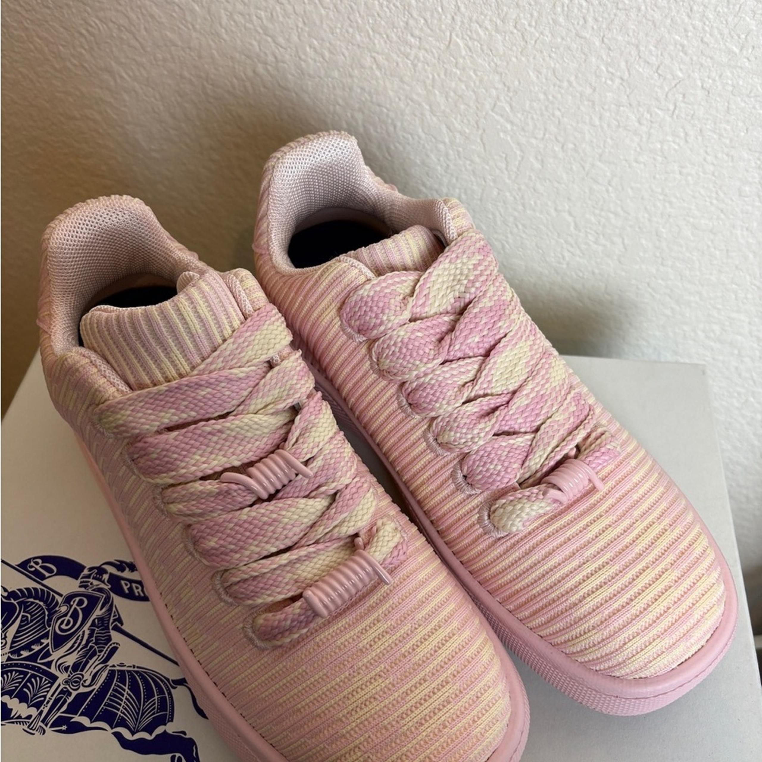 Burberry women’s Box Check Knit Low-Top Sneakers 38