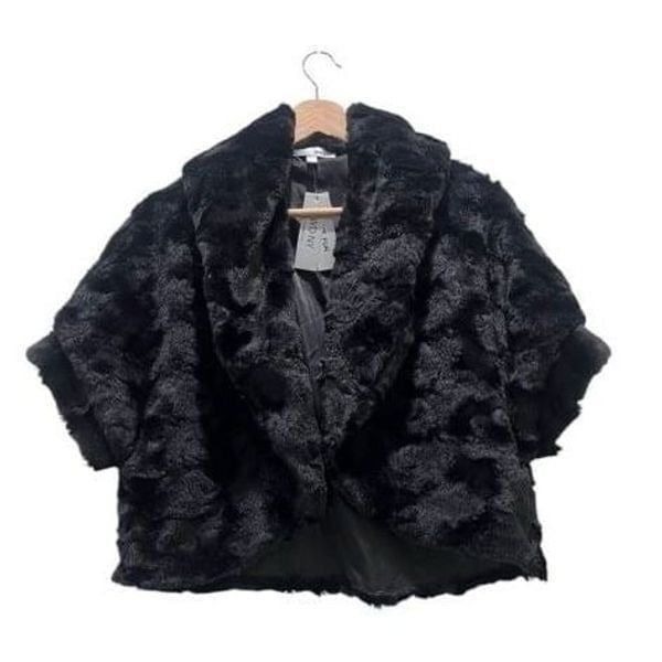 WD.NY Black Vegan Faux Fur Goth Wedding Masquerade Halloween Shrug Cape M