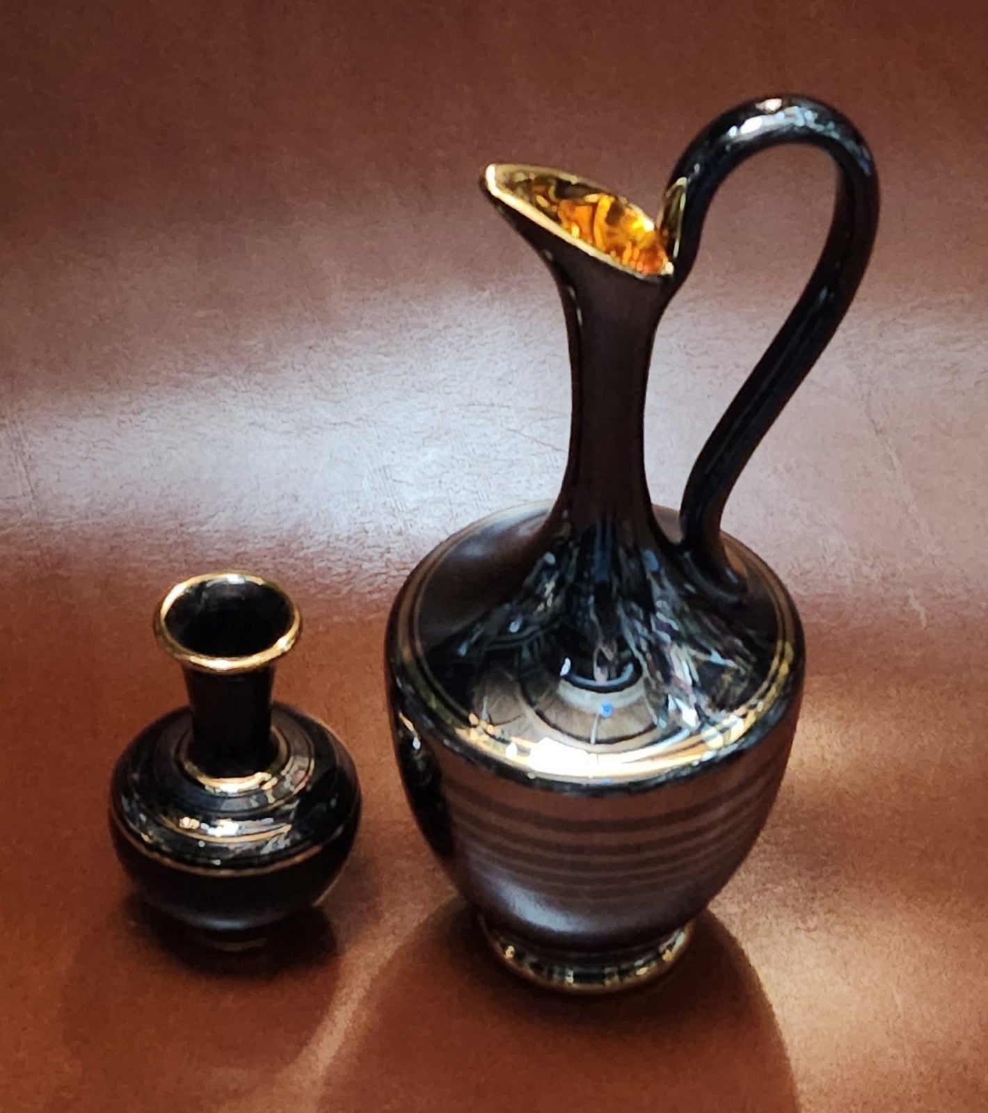 Vintag set of two Vases