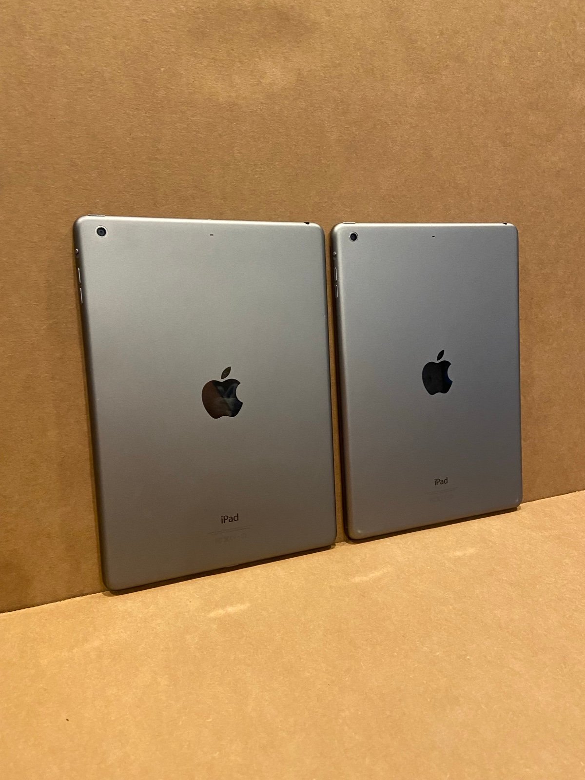 Lot of 2 Apple iPad Air 1st Gen 16GB - Fast Shipping