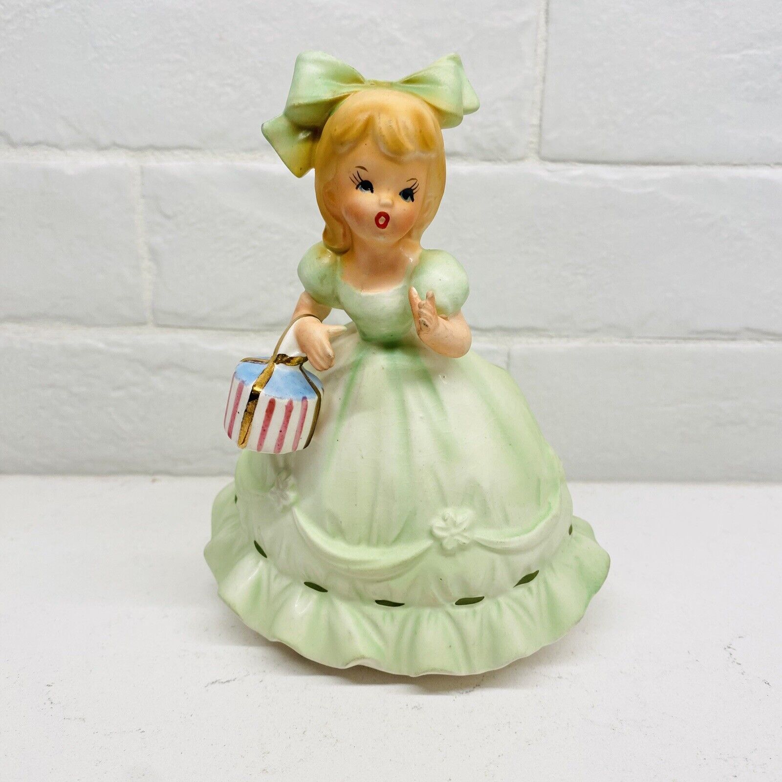 Vintage Napco Japan Shopper Girl Big Green Bow Planter Pottery Kitsch 6”