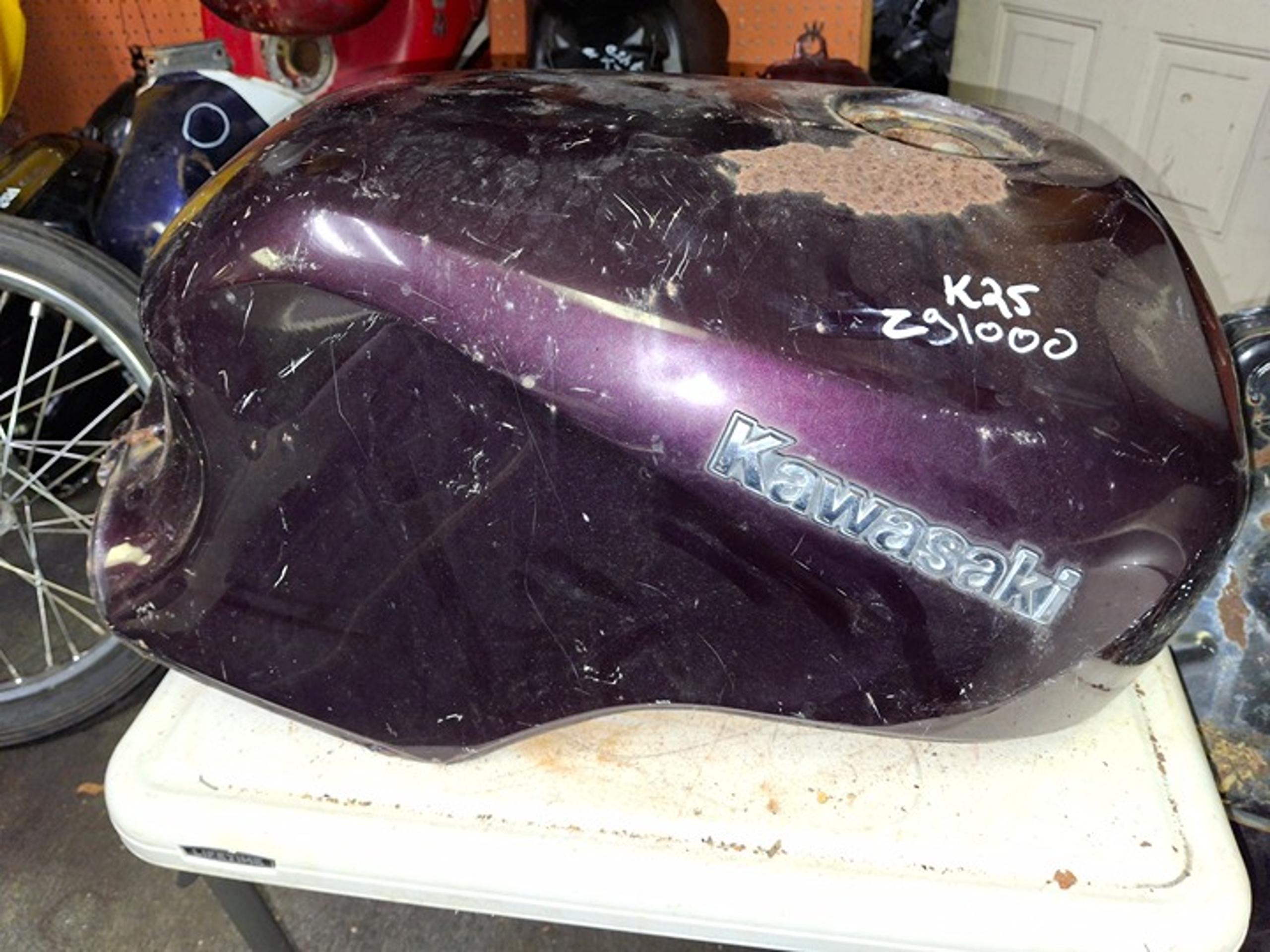 Kawasaki ZG1000 Concours Gas Tank Fuel Petrol Cell ZG 1000