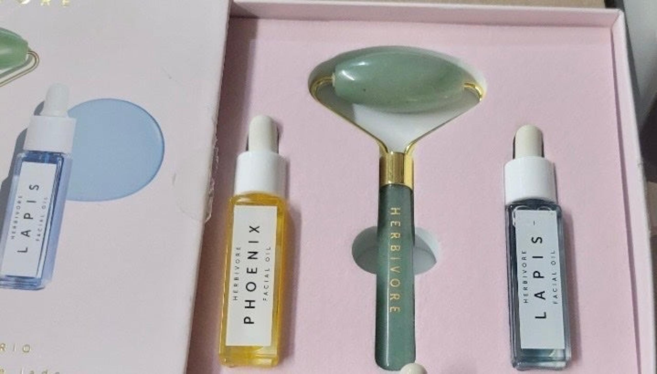 GLOW KIT SKIN CARE KIT