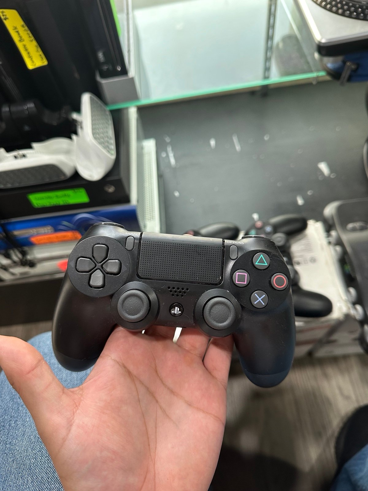 DualShock 4 Wireless Controller in Black