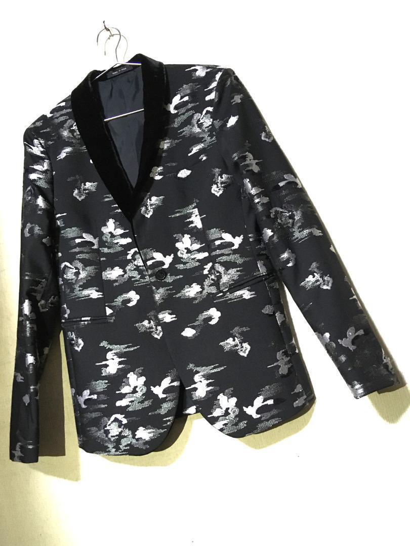First come, first served! EMPORIO ARMANI embroidered jacket with a retail price of over 200,000 yen.