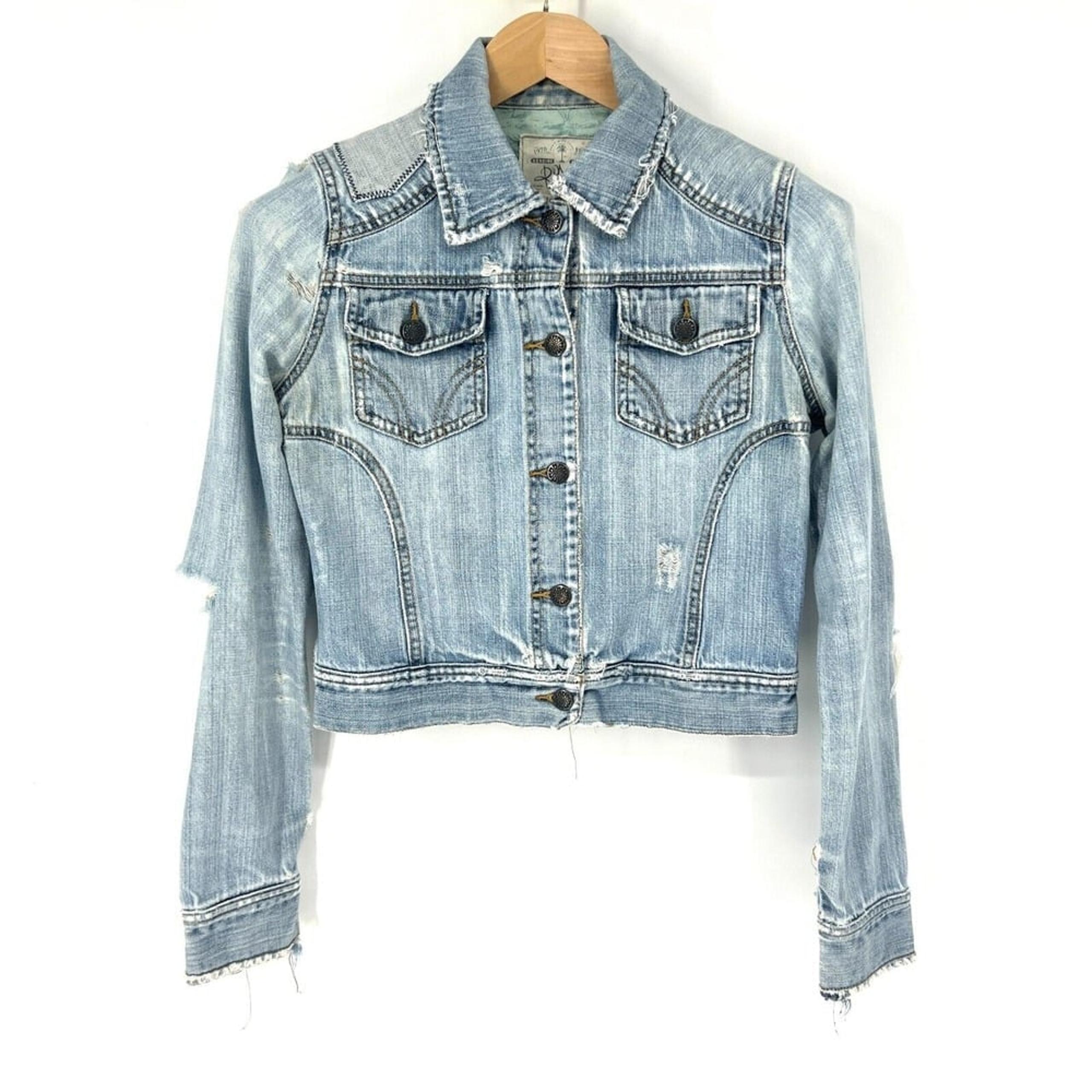 Roxy Crop Jean Jacket Womens Size M Blue Cotton Denim Distressed Light Vtg Wash