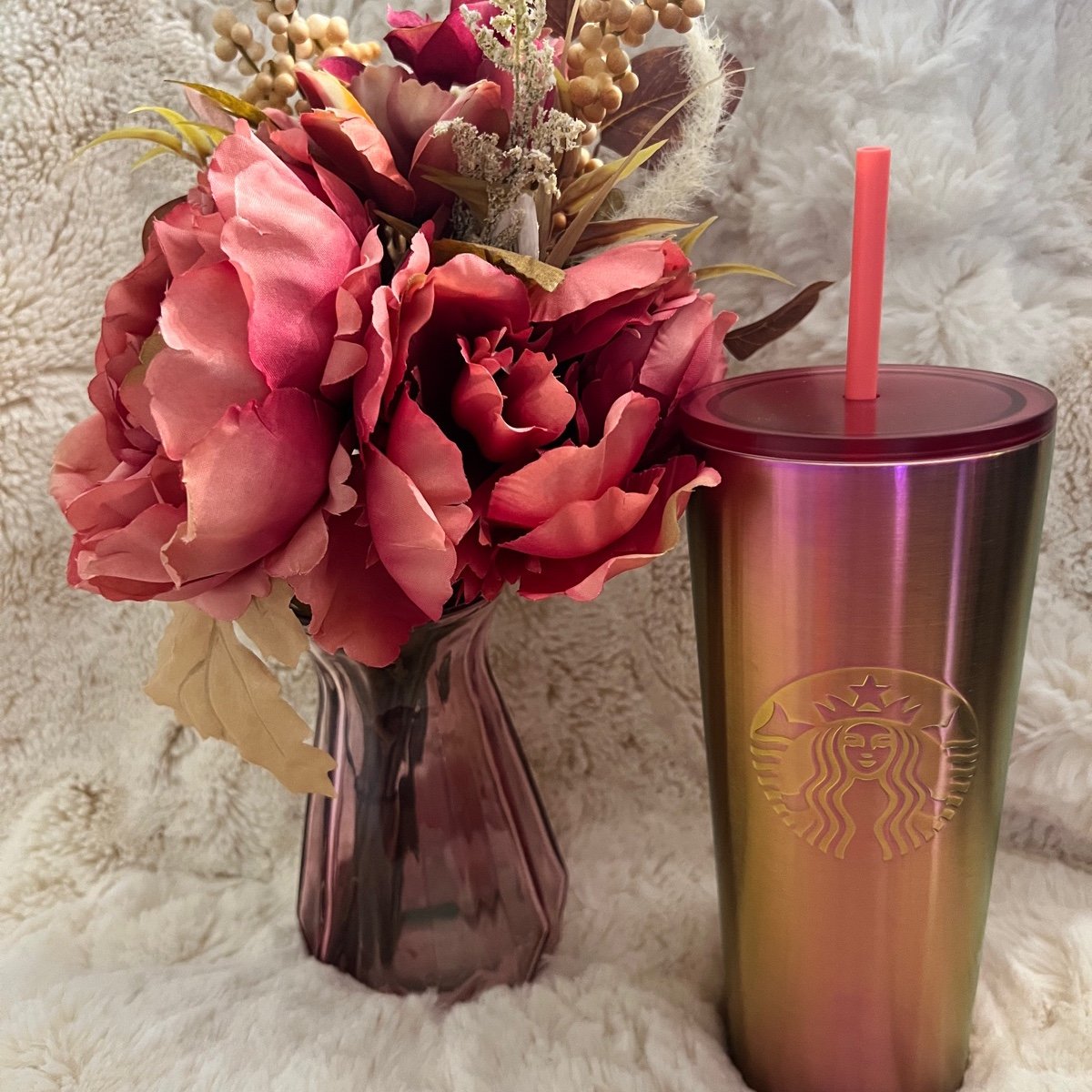 Starbucks 2022 venti pink/ gold tumbler