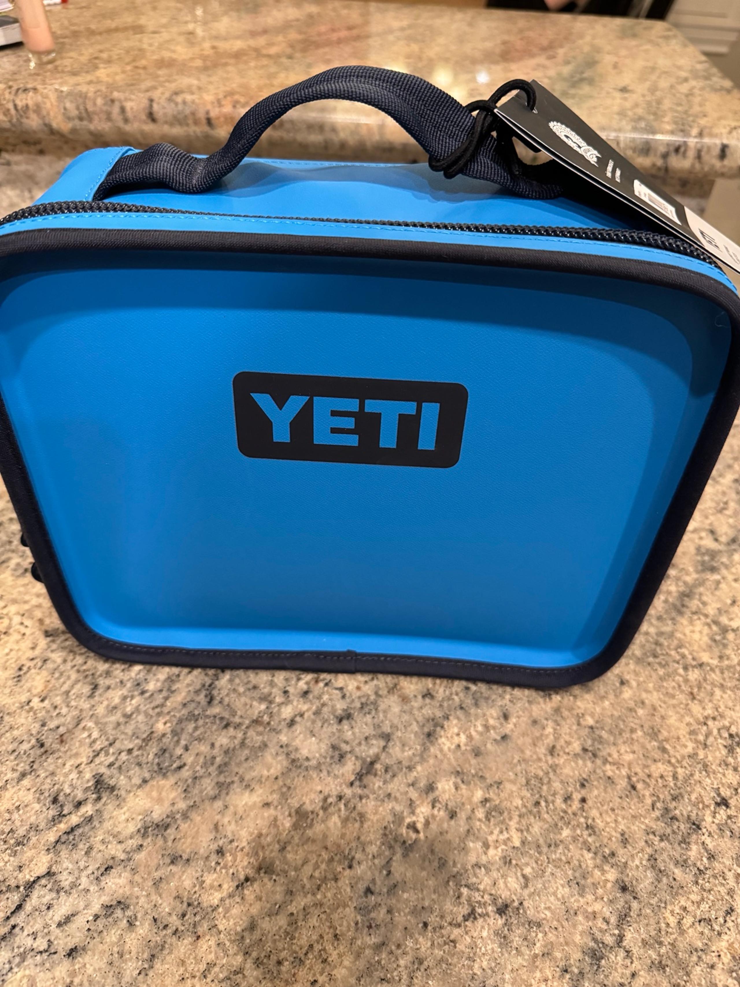 Blue Yeti Daytrip Lunch Box