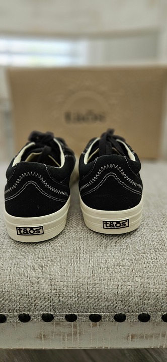 Taos Sneakers