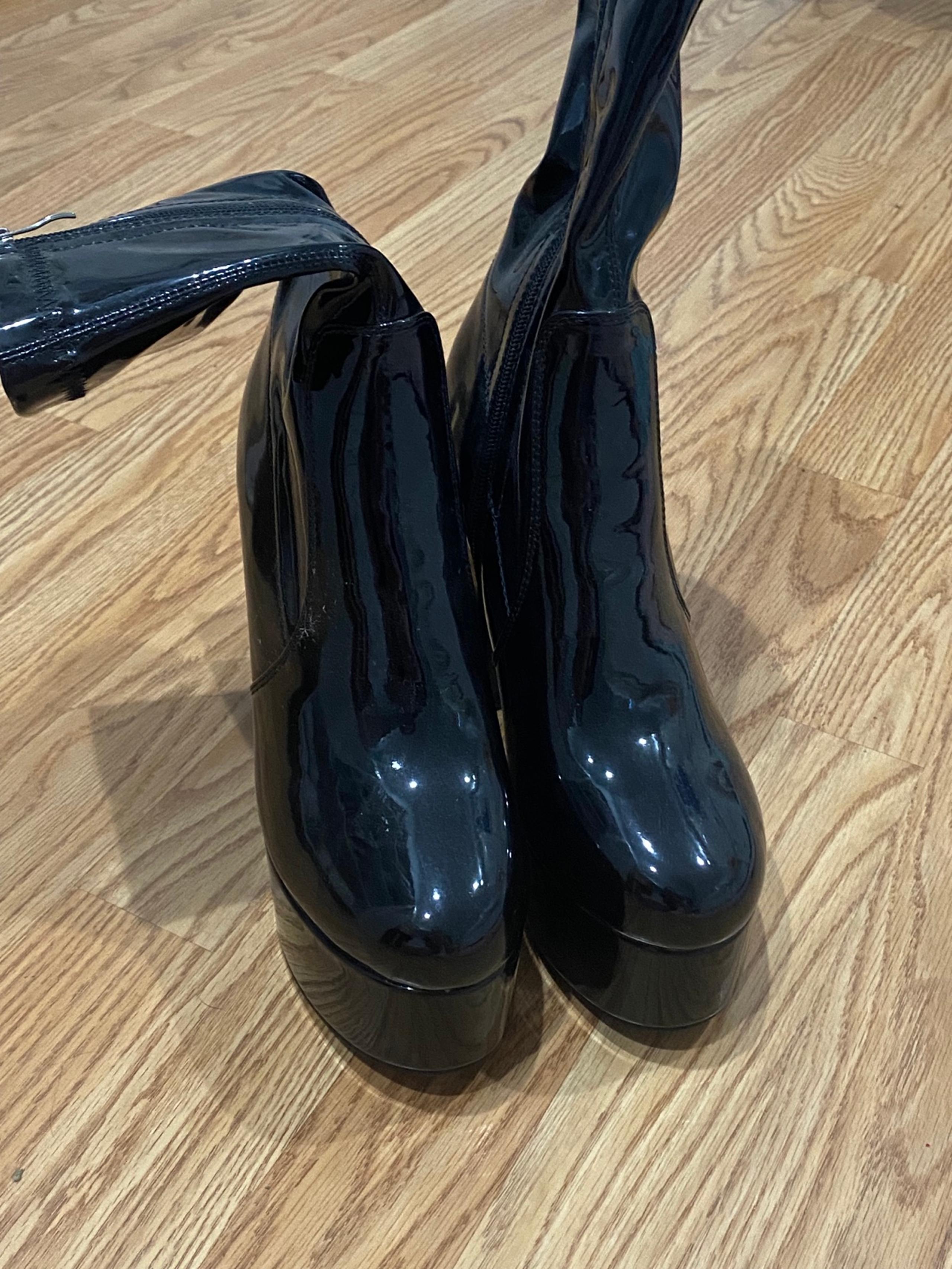 dollskill black heels, size 9, women’s shoes, boot heels