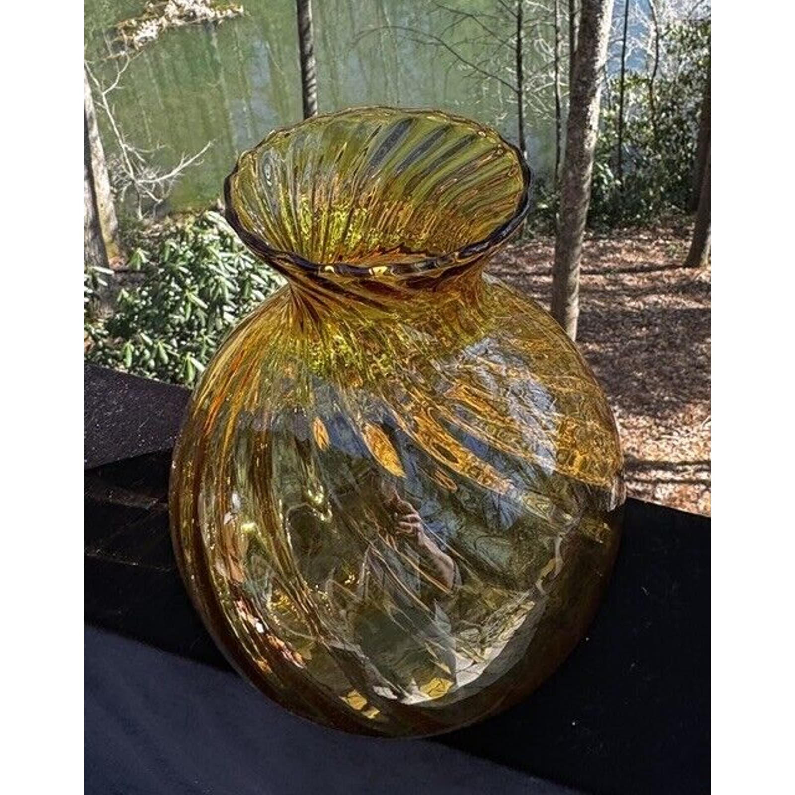 Stunning Vintage Hand Blown Amber Swirl Glass Vase 8” Tall Excellent!